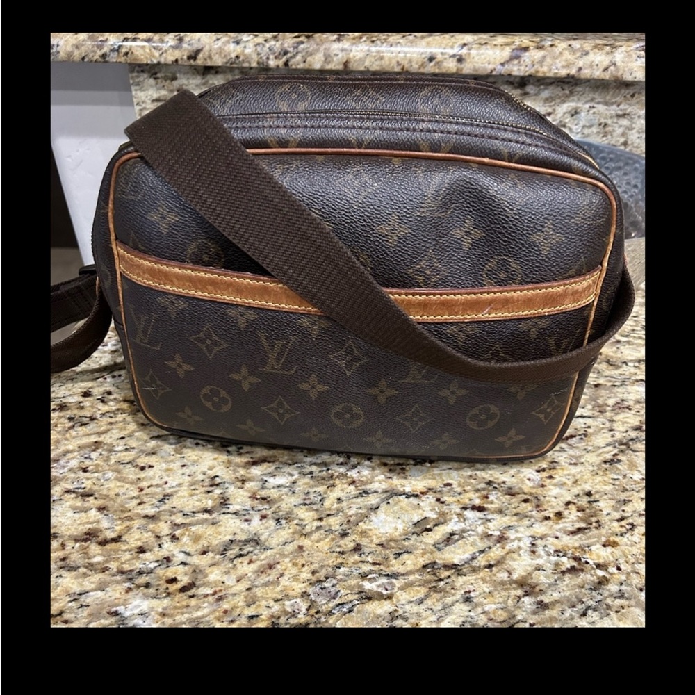 AUTHENTIC LOUIS VUITTON Monogram Reporter PM